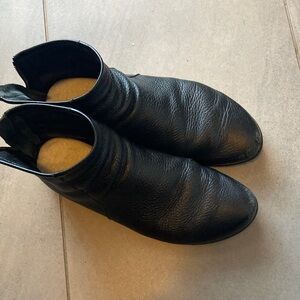 Arche black boots size 38 with wool insoles